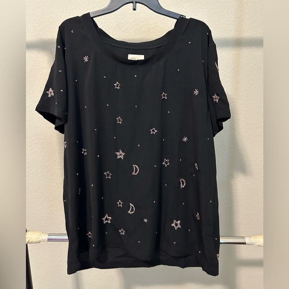 NWT Women’s plus size top with sewn in stars and moon in gold - Picture 1 of 5